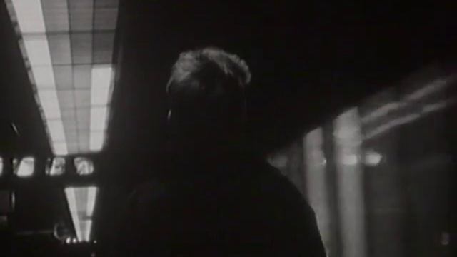 Julien Clerc - L'enfant au walkman (Clip officiel) смотреть онлайн