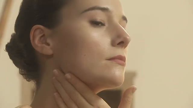 Eau Thermale Avène Emulsion SPF50+ Tutorial смотреть онлайн