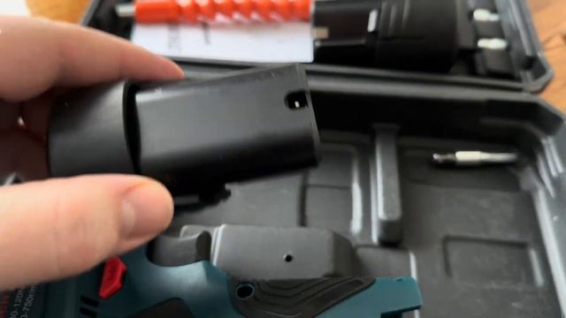 Бюджетный шуруповерт Bosch смотреть онлайн