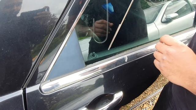 Unlocking Chrysler 300c door without key смотреть онлайн