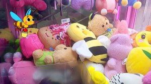 Выиграли много классных игрушек из автомата Хватайка.