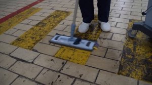 Генеральная уборка сигнальной разметки методом ведро-вода