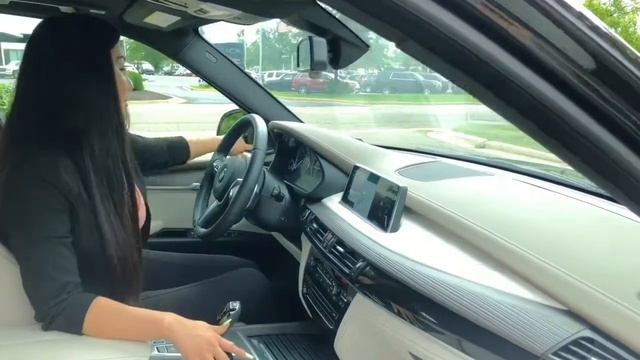 BMW X5 40e Ruby Black quick look смотреть онлайн