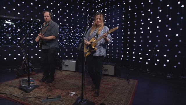 Ashley Shadow - Tired (Live on KEXP) смотреть онлайн