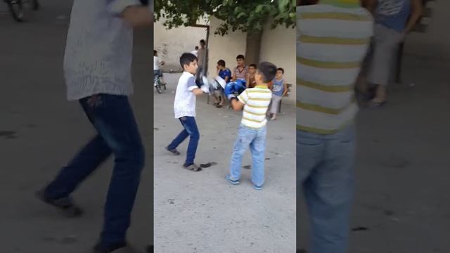 Малыш сламал челюсть смотреть онлайн