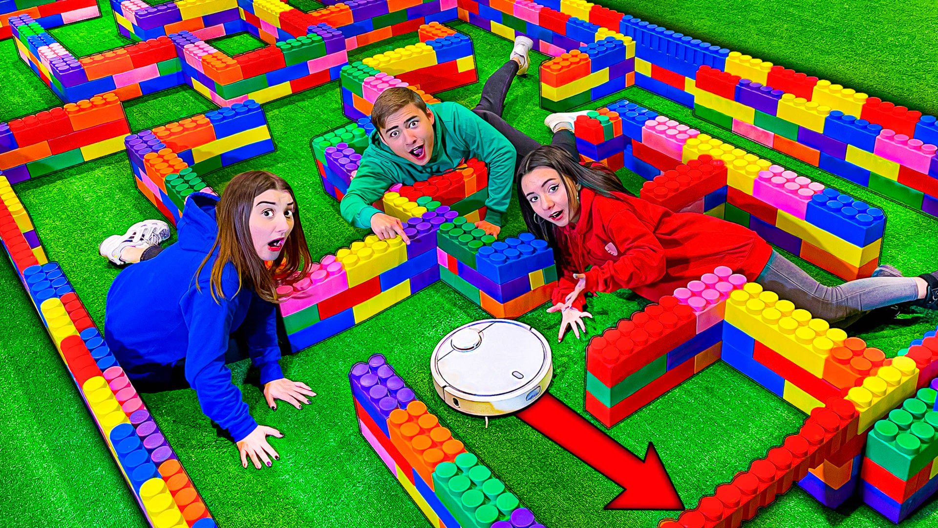 Самый Большой В Мире ЛЕГО Лабиринт Для Робота-Пылесоса Челлендж! смотреть онлайн