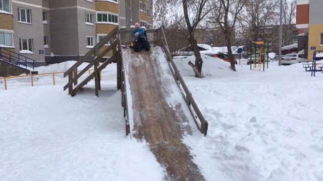 С ГОРКИ РАЗ ДВА ТРИ... смотреть онлайн