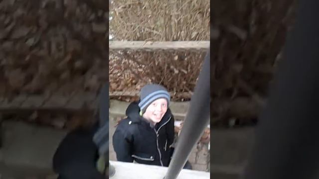 Playing manhunt with my friends (sorry bad camera veiw смотреть онлайн