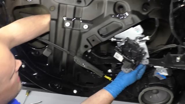 How to Replace Front Window Regulator 10-15 Cadillac SRX смотреть онлайн