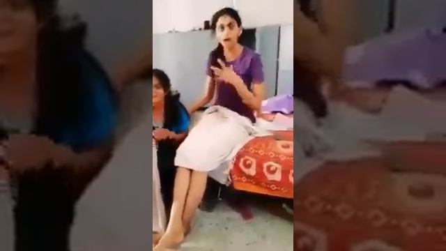 Indian girls changing clothes in hostel смотреть онлайн