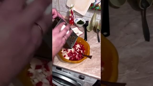 Назад в СССР. Салат из прошлого) смотреть онлайн