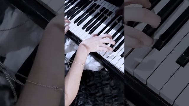 Милана Филимонова - Достаточно смотреть онлайн