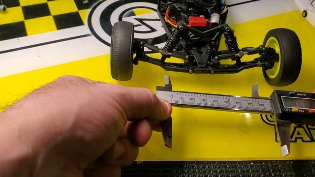 Mini-B Onroad - Season 2: Ep 3: Tuning with the adjustable C & D blocks! смотреть онлайн