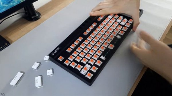 G.SKILL Crystal Crown KEYCAPS White UNBOXING / INSTALLATION