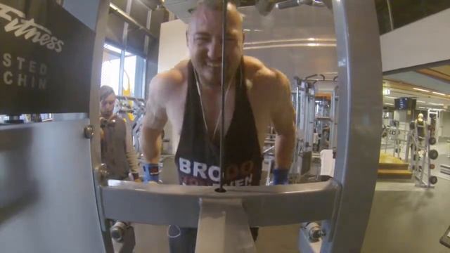 Day number 2 Chest and Triceps смотреть онлайн