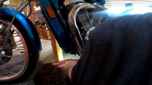 96 Suzuki 800  Intruder Stator removal.