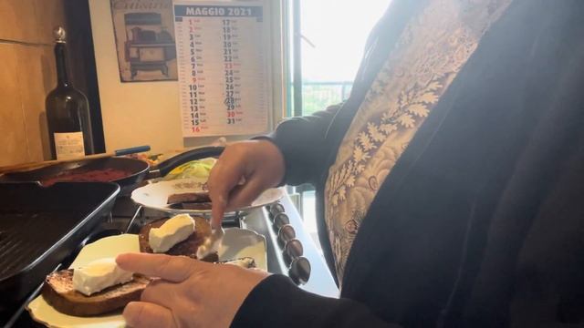 Бутерброди з м'ясом і сиром: просто, ситно, гарно смотреть онлайн