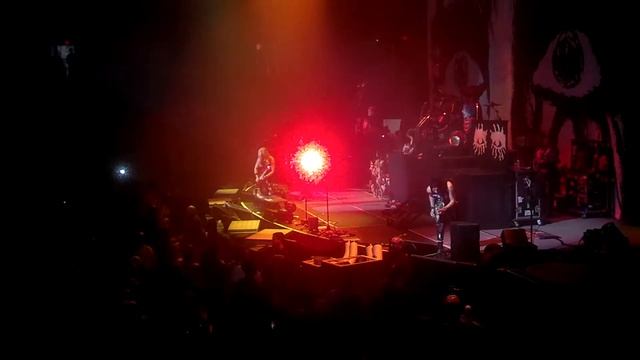 Nita Strauss solo Alice Cooper смотреть онлайн