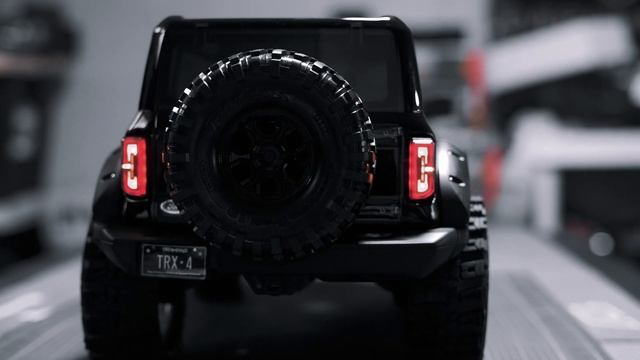 Traxxas TRX4 2001 Bronco смотреть онлайн