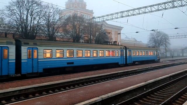 ЕР9М-514 | Поїзд № 879 Київ - Славутич смотреть онлайн