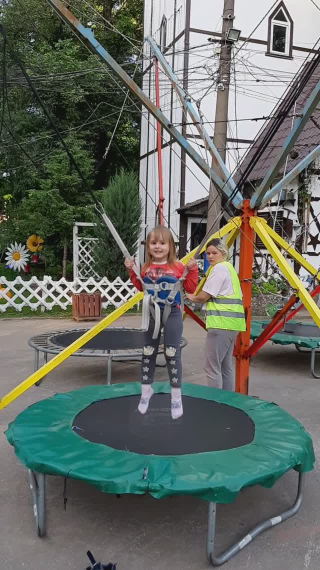 Батут мне понравился смотреть онлайн