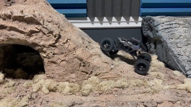 Basher Rocksta 4WS Crawler Unboxing and Review смотреть онлайн