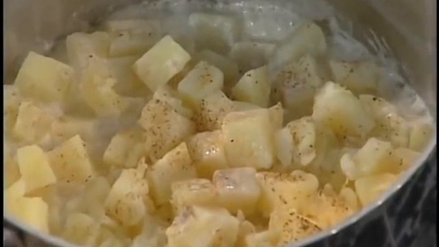Truffled Mashed Potatoes | Emeril Lagasse смотреть онлайн