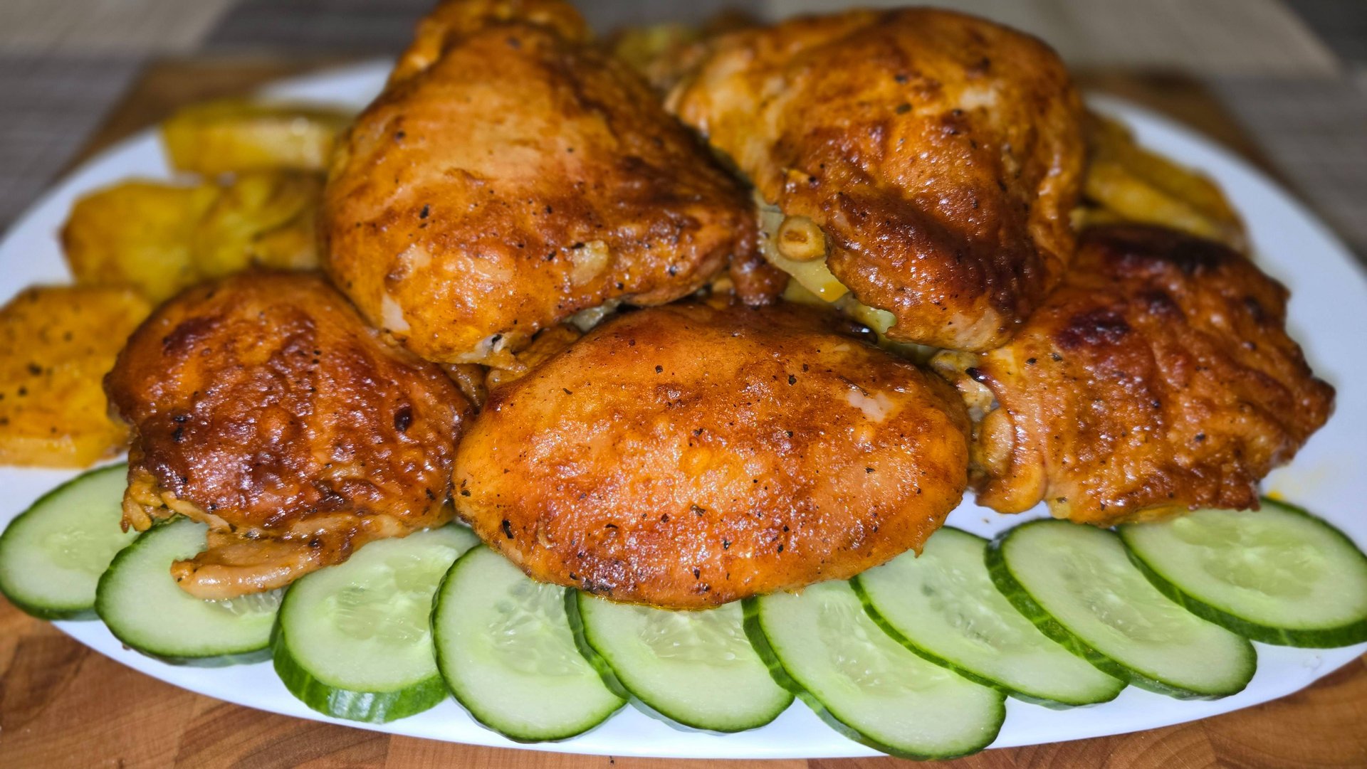 Куриные бёдра с картофелем на гарнир рецепт для духовки. смотреть онлайн