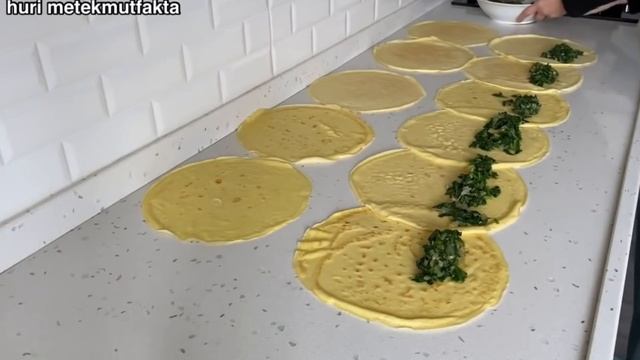 ✋HAMUR Yoğurma AÇMA Yok ❌BASİT Hızlı TARİF❗️Ispanaklı Kol BÖREĞİ Lezzetinde HEMEN Dene смотреть онлайн