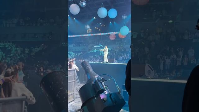 Снежная вечеринка в ВТБ арене смотреть онлайн