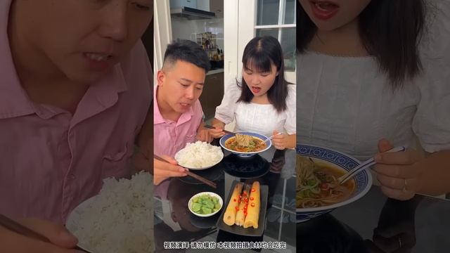 My Husband Missed The Delicious Roast Chicken In Order To Compete With Me For Steamed Buns. смотреть онлайн