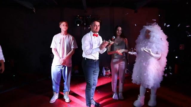 Выпускной на теплоходе Loft Boat (Лофт Бот)