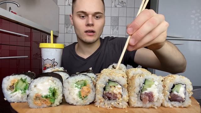 Мукбанг роллы суши/ я алкаш/ Mukbang sushi смотреть онлайн