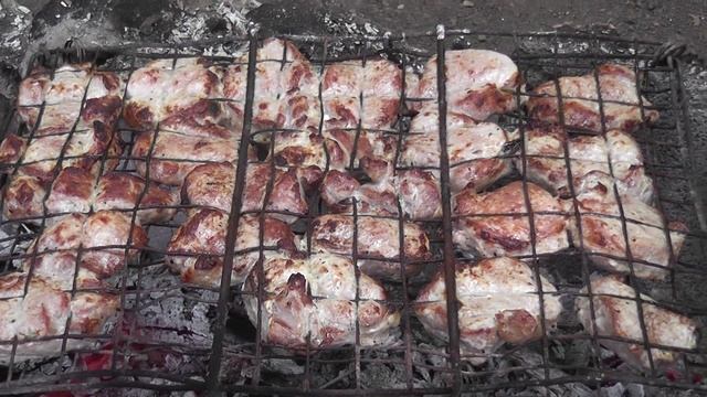 12 июня 2015 года - готовится шашлык смотреть онлайн