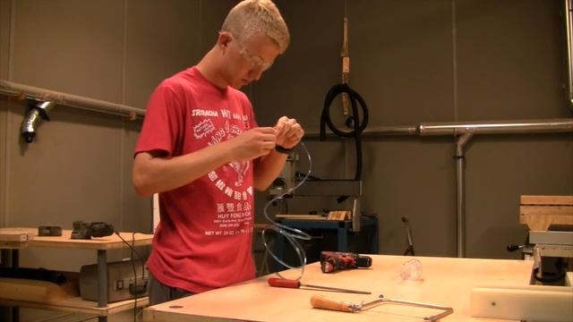 The Sriracha Ketchup Dispenser смотреть онлайн