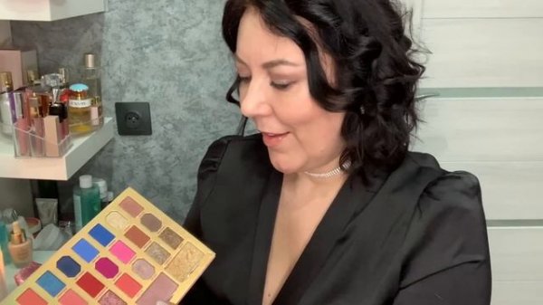 ASMRНОВОГОДНИЙ МАКИЯЖ НА МИЛЛИОН ДОЛЛАРОВ РОЛЕВАЯ ИГРАNEW YEAR'S MAKEUP FOR A MILLION DOLLARS