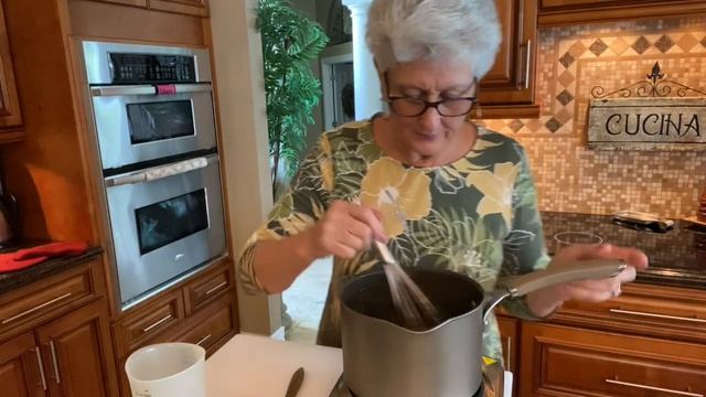 Southern Praline Sauce смотреть онлайн