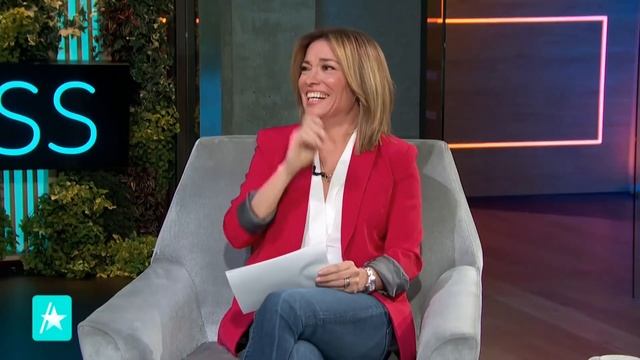 Ellen Jokes That She ‘Wolf Whistles’ At Women To Annoy Wife Portia: ‘She Hates It’ смотреть онлайн