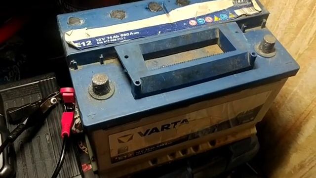 Сделать ДЕВУШКУ из БАБУШКИ не удалось,VARTA тихо померла.