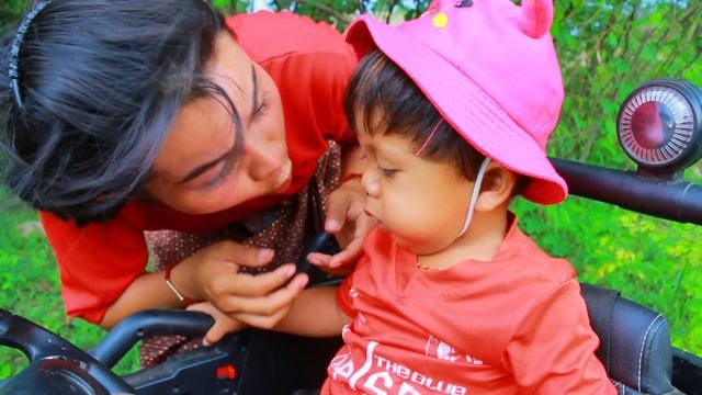 Widow Poor Woman - Mother & Son find food Encounter all fish with pick Grapes Eat смотреть онлайн