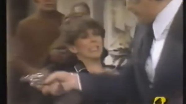 ANCHE I RICCHI PIANGONO