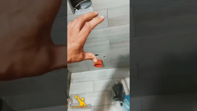 Не делайте ошибку при монтаже датчика протечки. #shortsvideo #ремонтподключ #plumbing #сантехника смотреть онлайн