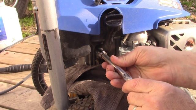 Fixing a Subaru Pressure Washer w/ Electric Start - Oil leak? Or is it gas? смотреть онлайн