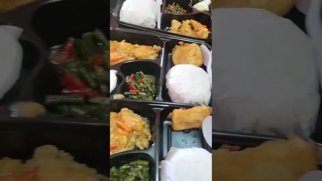 100 Kotak Pagi ini, Menu : Ayam fillet saos + sayur kcp+ tahu crispy || Alhamdulillah #jumatberkah смотреть онлайн