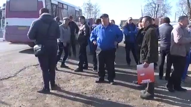 Новини 7 03 2017 Жителі села Глиниця перекрили трасу, аби влада їх почула смотреть онлайн