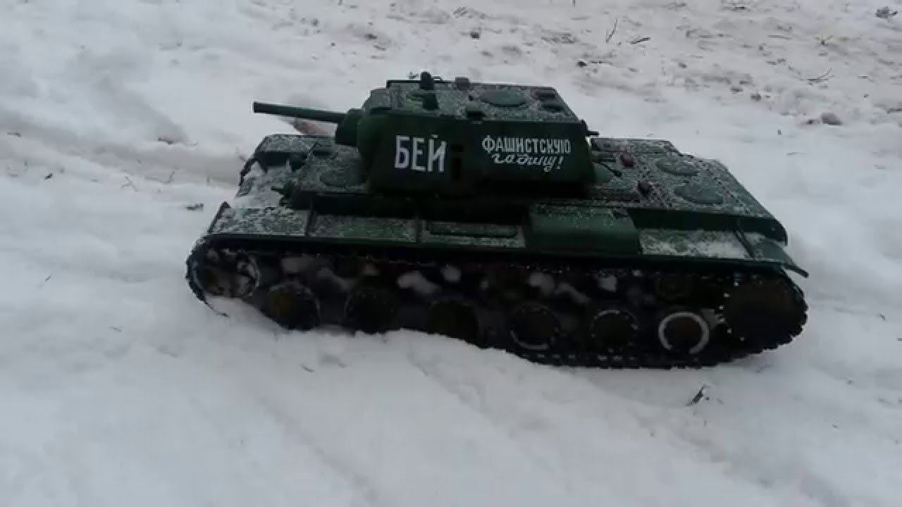 танк КВ 1 едет в гору смотреть онлайн