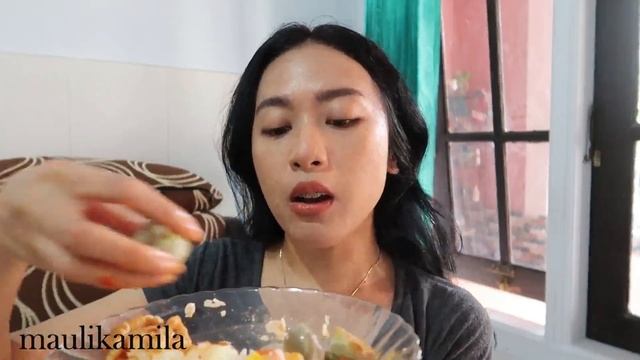 Mukbang Tempe Penyet Sambel Tomat Dan Terong Goreng смотреть онлайн