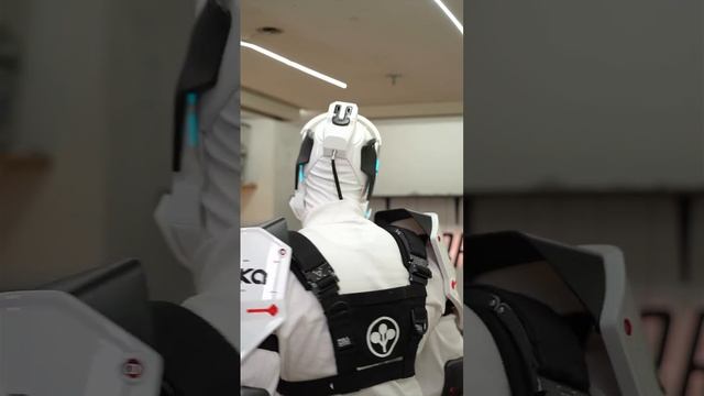 Косплеер из Дании создал броню из Киберпанка 2077 смотреть онлайн