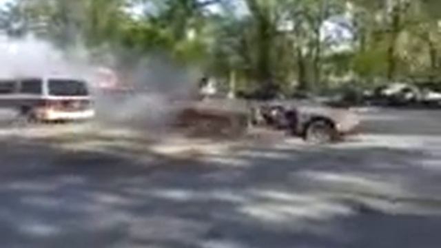 Chrysler Tug Of War смотреть онлайн