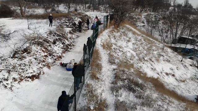 Катаемся на ватрушках! смотреть онлайн